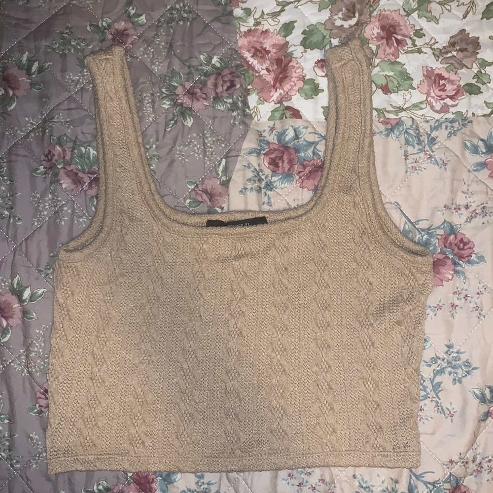 Forever 21 tan color. I’ve only worn it once.